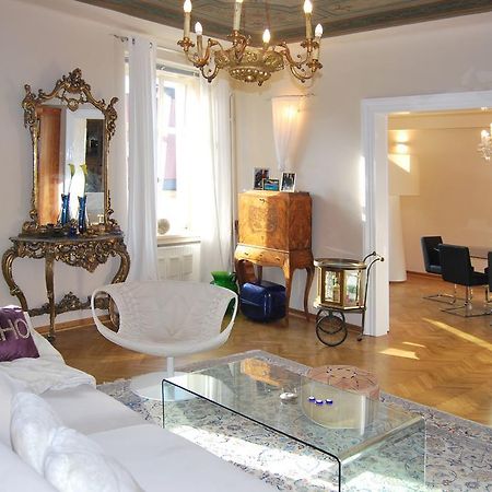 Neoclassical Luxury Apartment ليوبليانا المظهر الخارجي الصورة