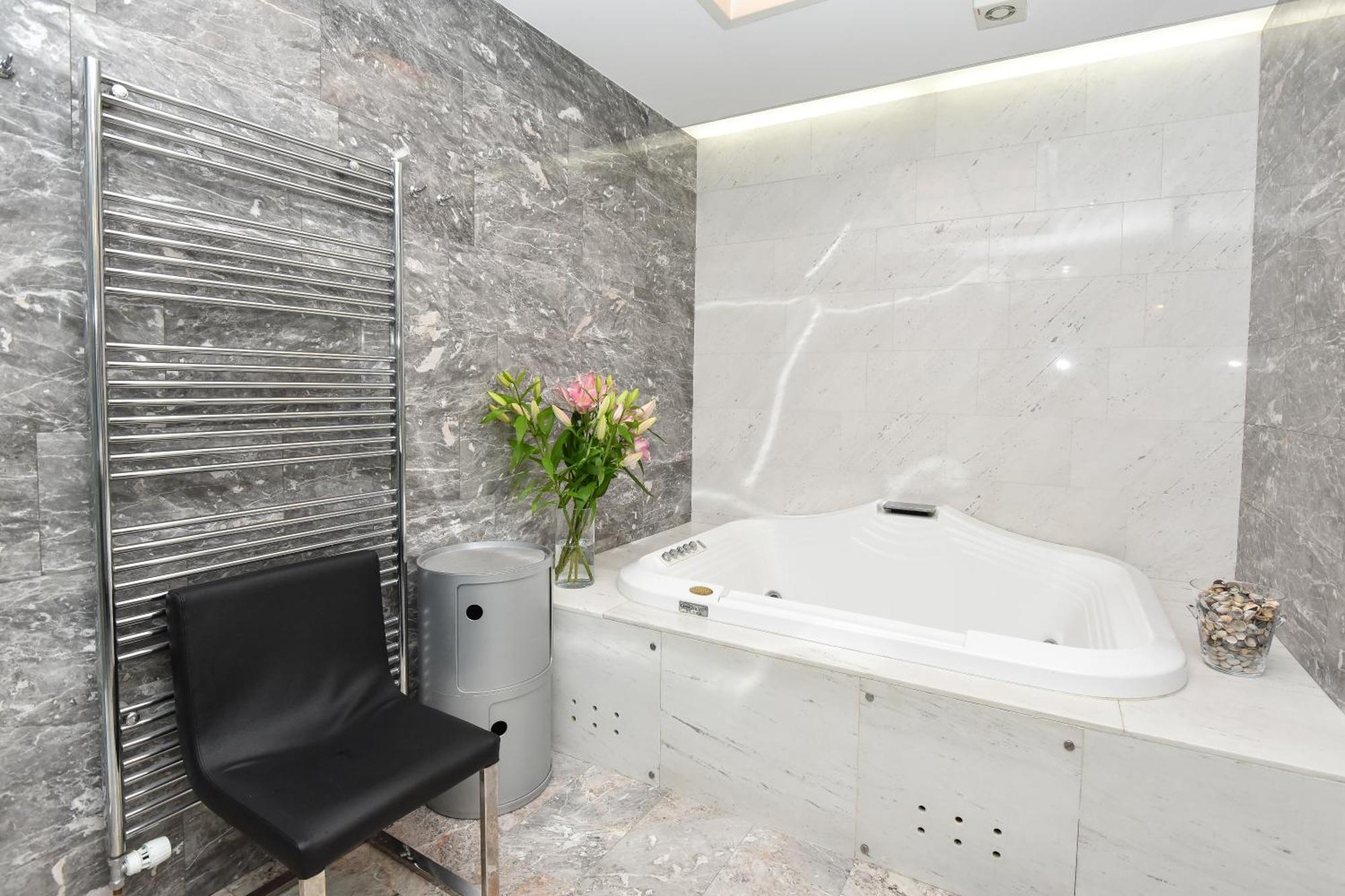 Neoclassical Luxury Apartment ليوبليانا المظهر الخارجي الصورة
