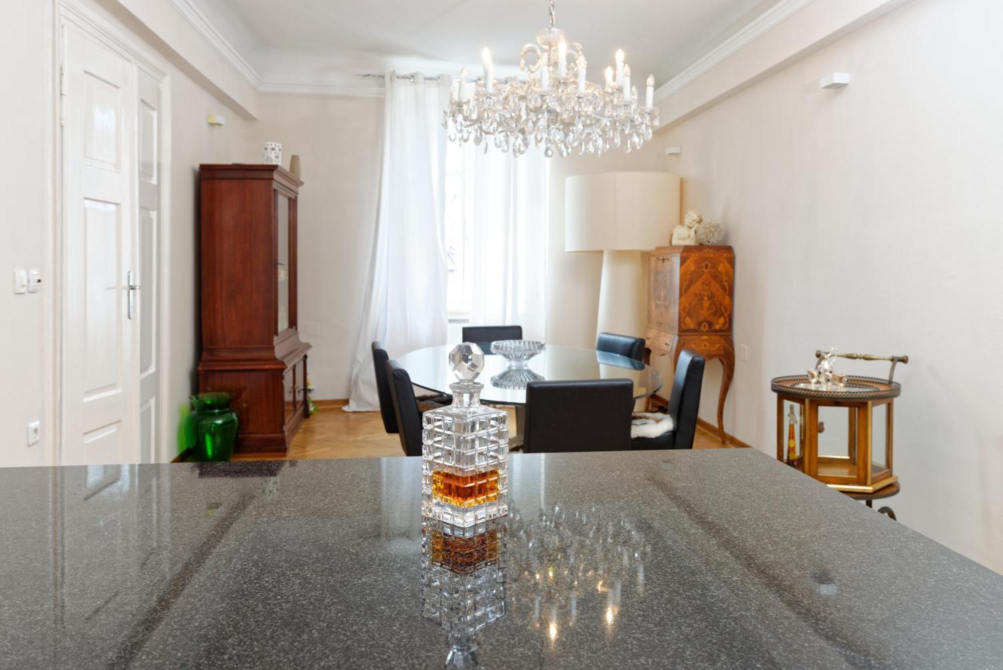 Neoclassical Luxury Apartment ليوبليانا المظهر الخارجي الصورة