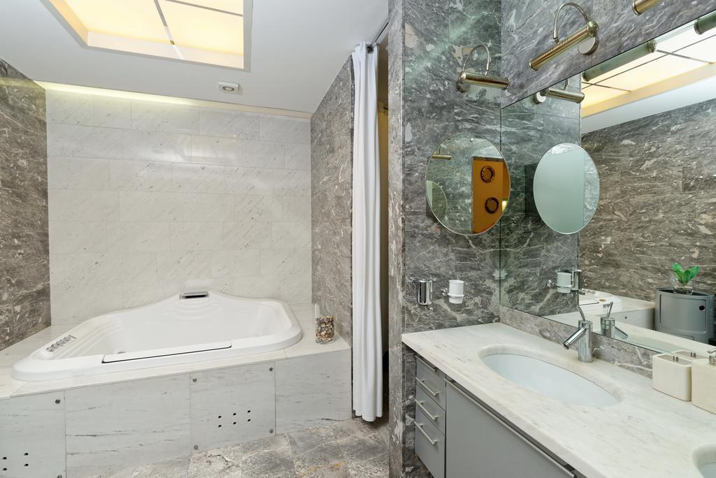 Neoclassical Luxury Apartment ليوبليانا المظهر الخارجي الصورة