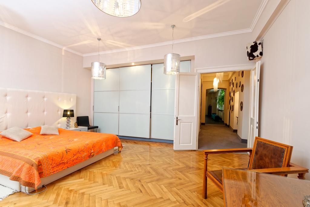 Neoclassical Luxury Apartment ليوبليانا المظهر الخارجي الصورة